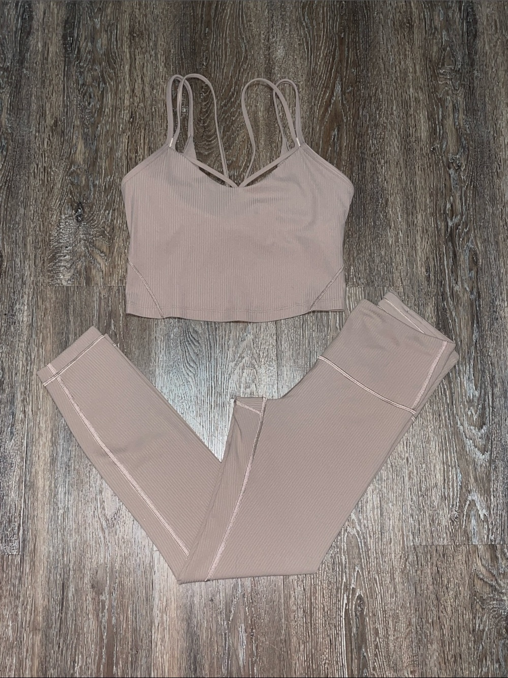 EUC Lululemon Matching Ribbed Taupetastic Set. Size. Top 6/ Bottom 4